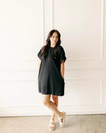 Long Weekend Shift Dress In Black