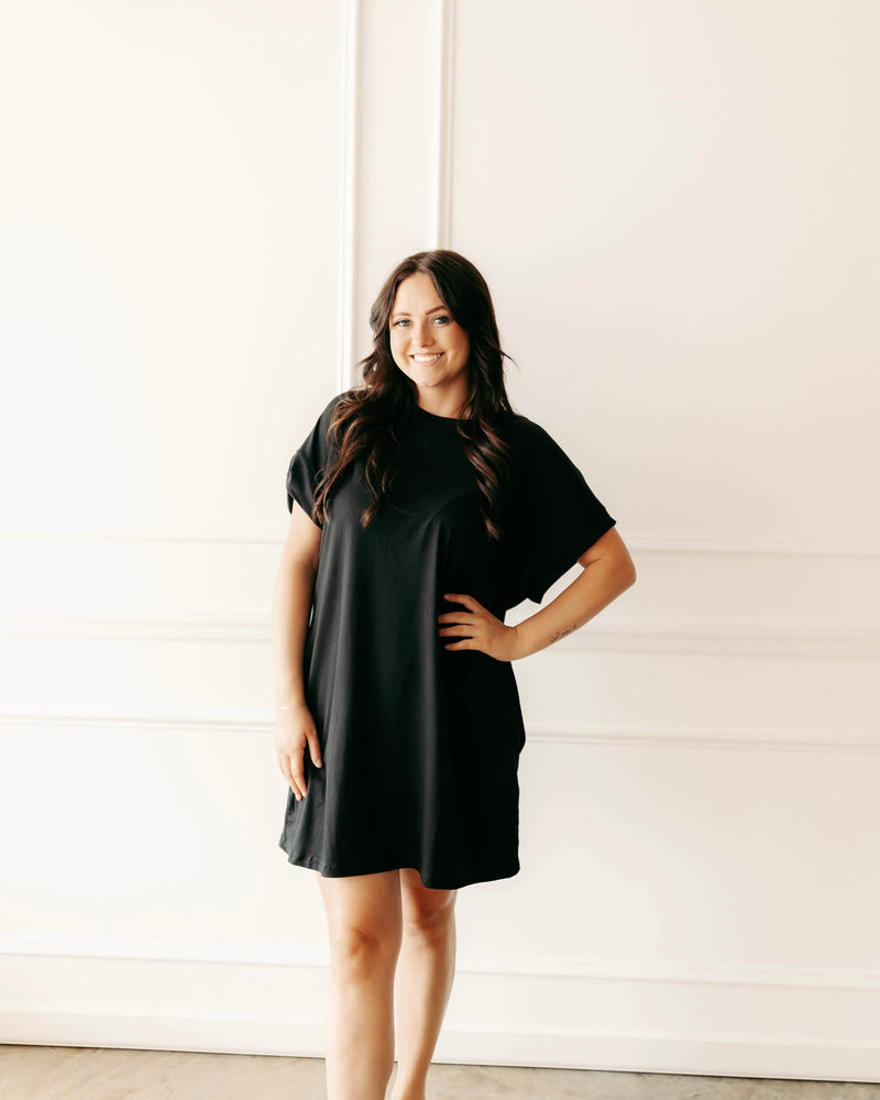 Long Weekend Shift Dress In Black